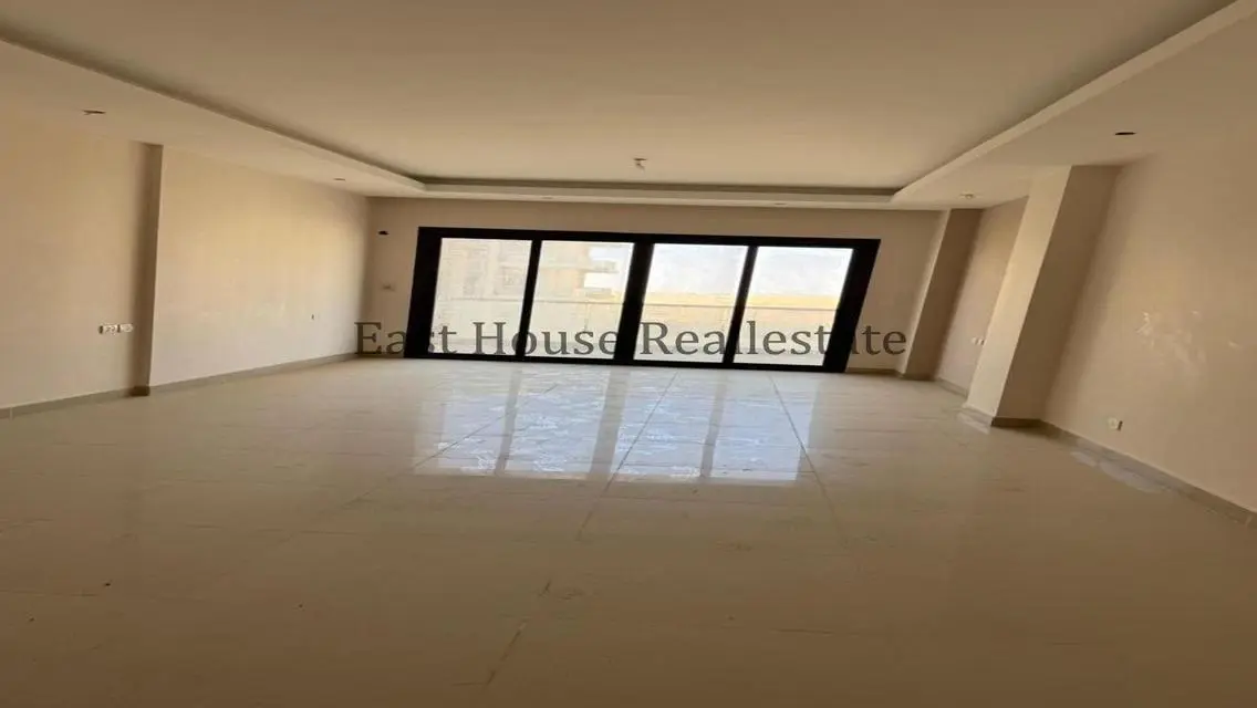 شقة رائعة للإيجار في موقع متميز