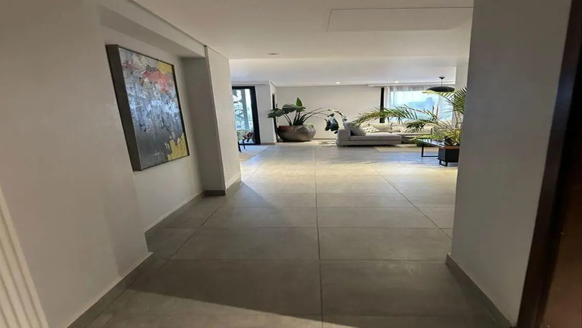 Luxury Villa for Sale with Private Pool in Prime Location