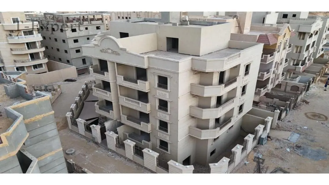 Luxury Villa for Sale with Study Room and Balcony