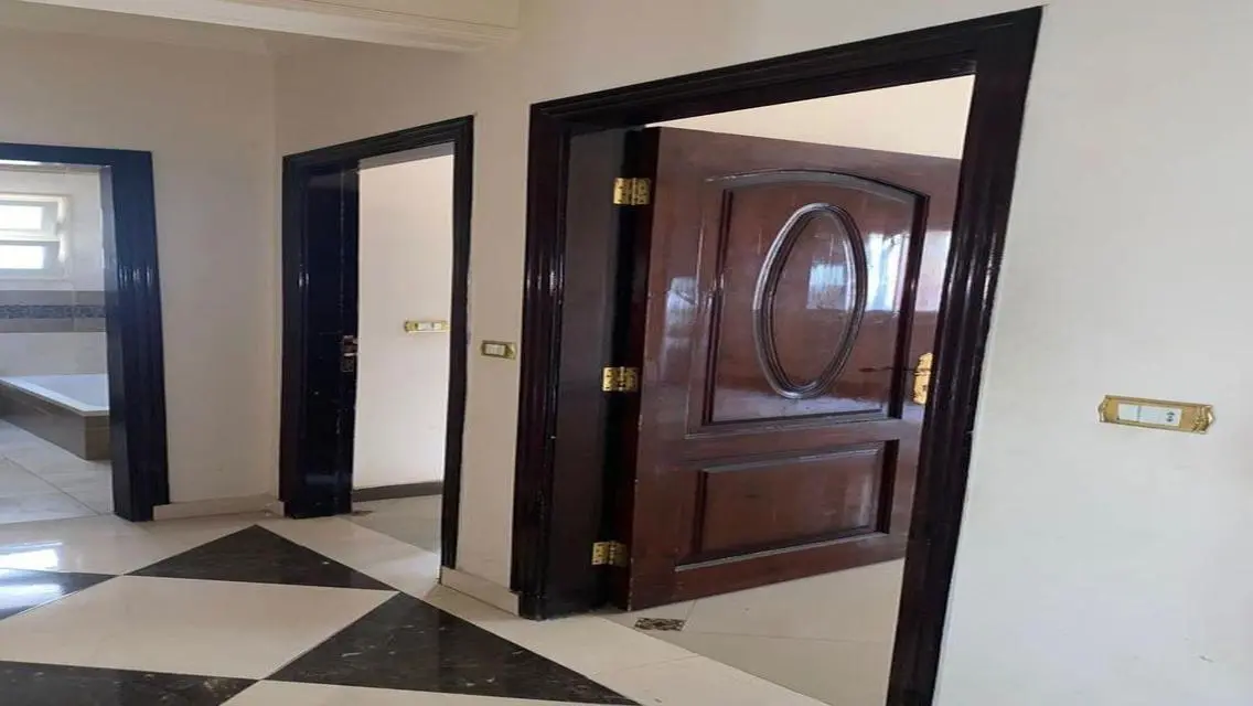 شقة مميزة بمساحة 300 متر بسعر 38000 جنيه