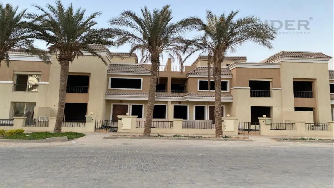 فيلا فاخرة للبيع تضم كل المرافق في قلب المدينة
