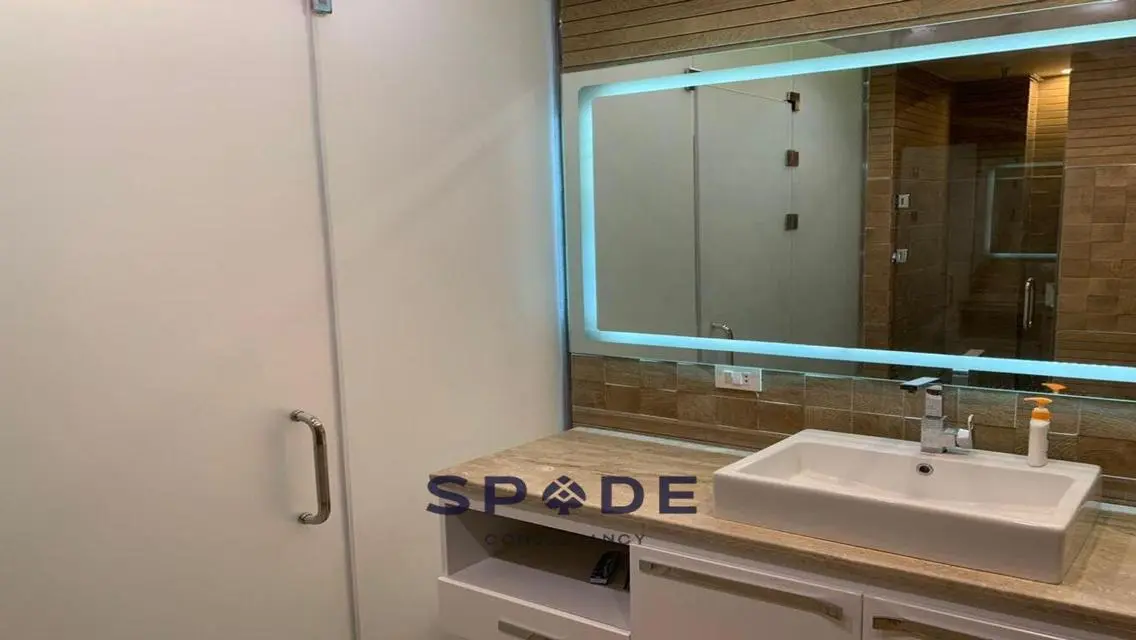 Luxury Apartment for Sale 5-5-308