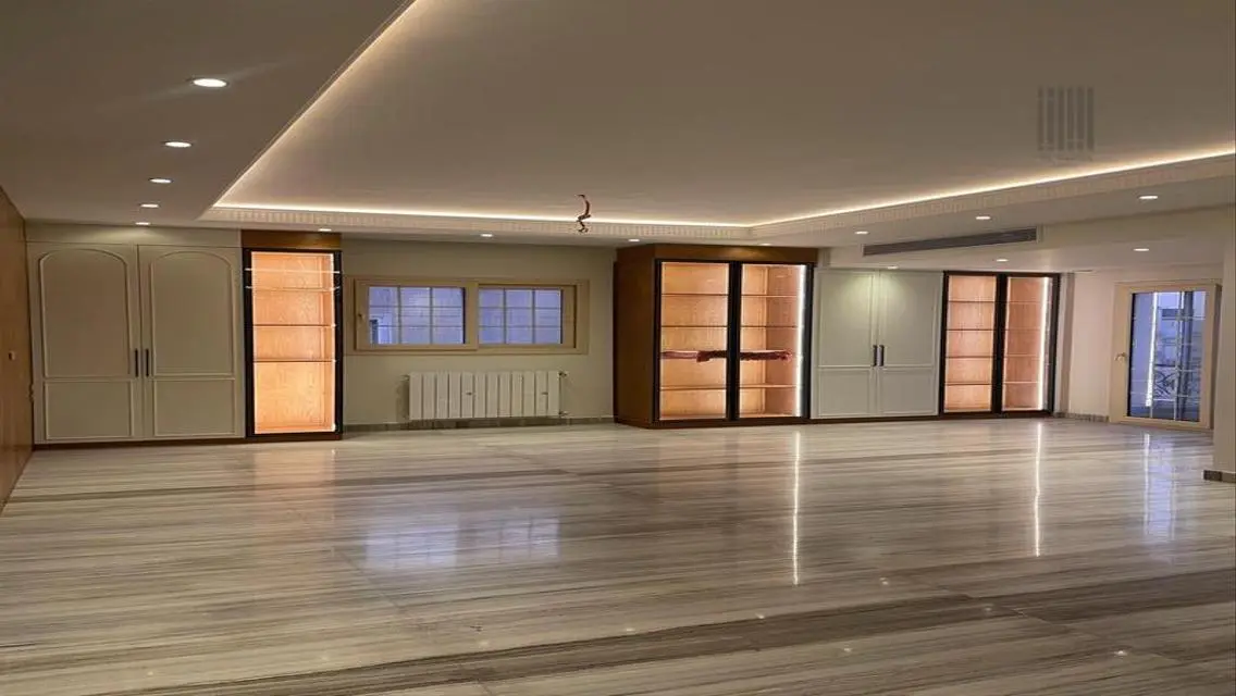 Luxury Apartment with Private Garden and Pool