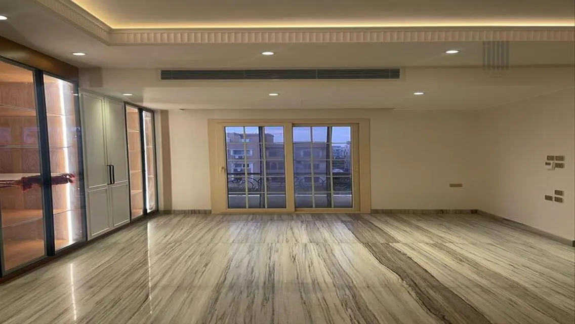 Luxury Apartment with Private Garden and Pool