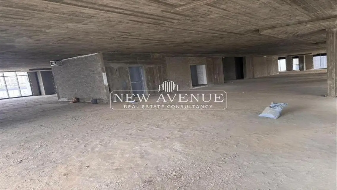 عقار فاخر بمساحة 2400 متر في قلب المدينة