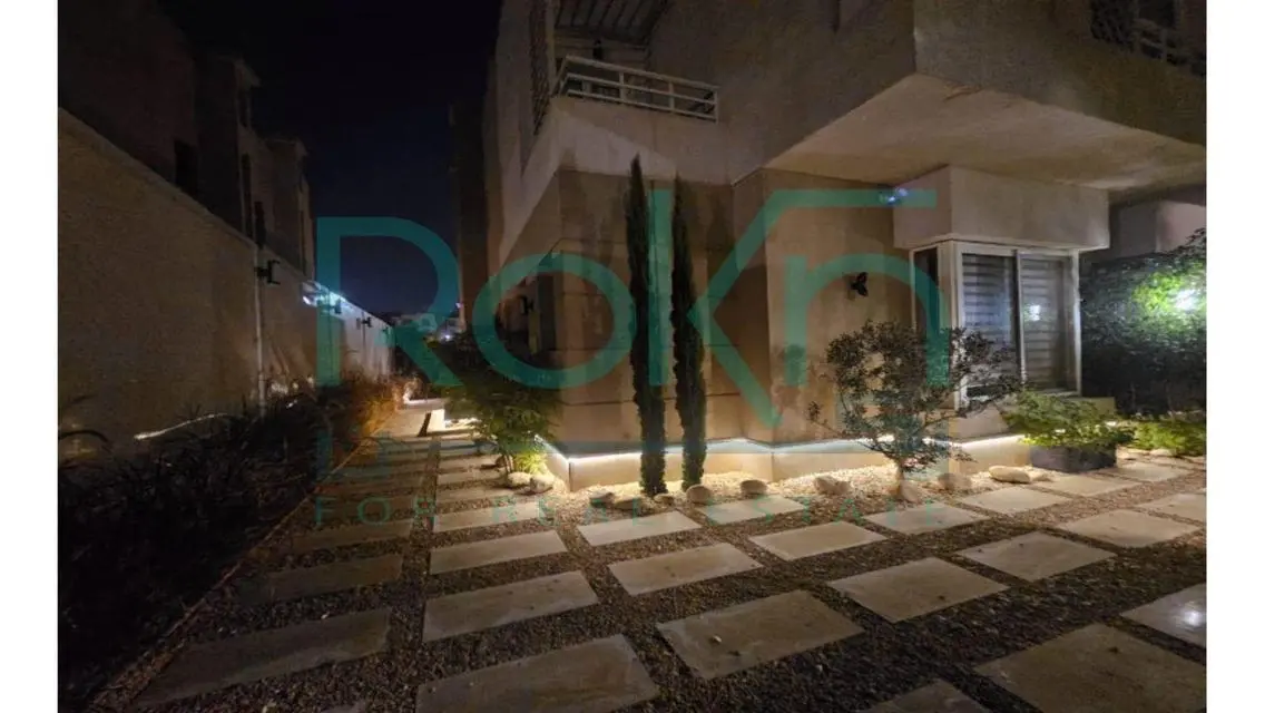 فيلا فاخرة بمساحة شاملة مع مسبح خاص وحديقة