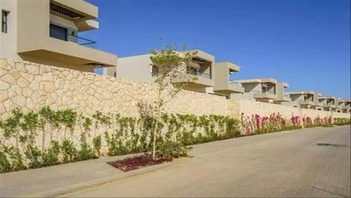 Luxurious Apartment with Private Pool and Garden