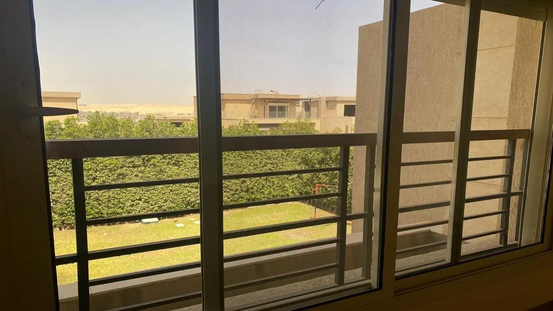 Luxury Apartment with Stunning Views and Shared Amenities in the Heart of the City