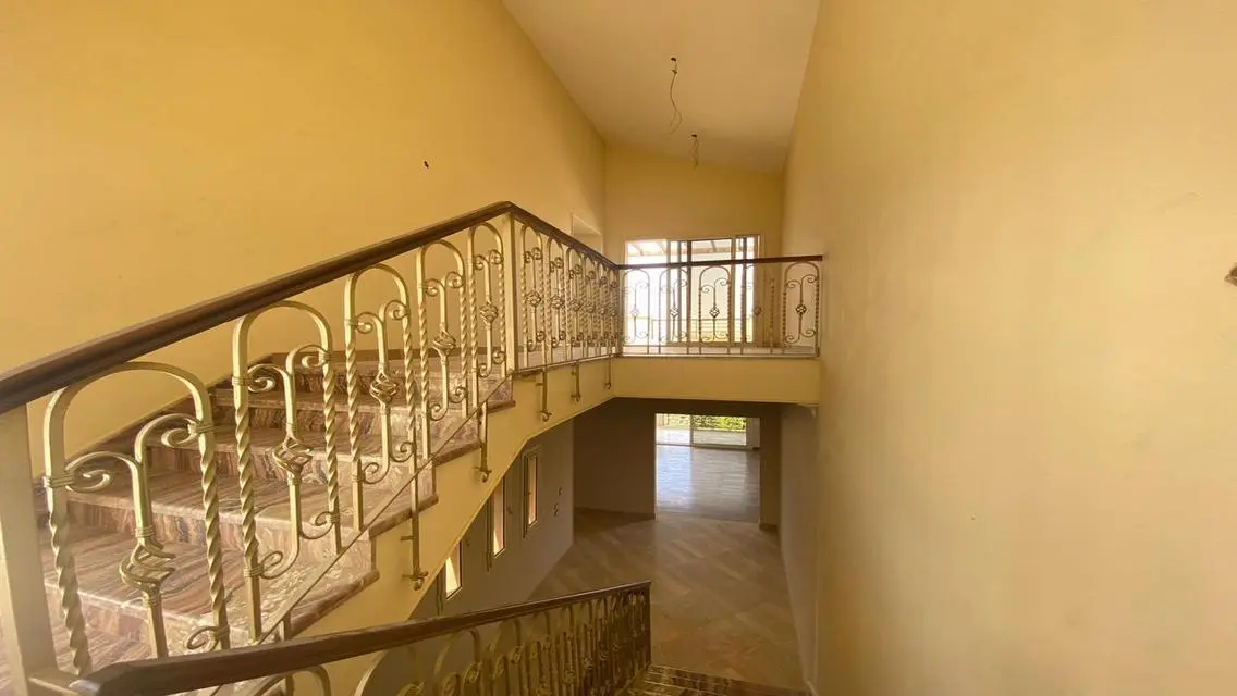 Luxury Apartment with Stunning Views and Shared Amenities in the Heart of the City