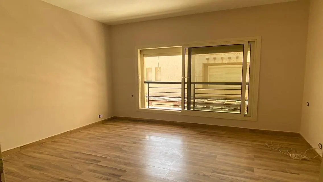 Luxury Apartment with Stunning Views and Shared Amenities in the Heart of the City