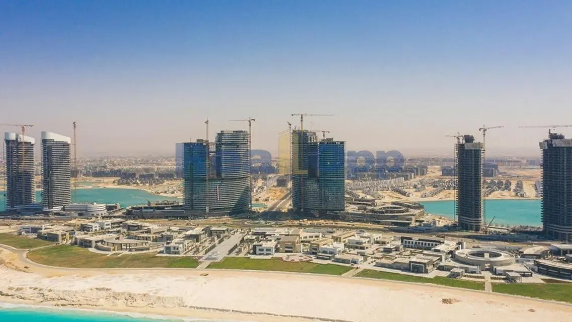 Luxury 210 sqm Apartment Overlooking Lakes