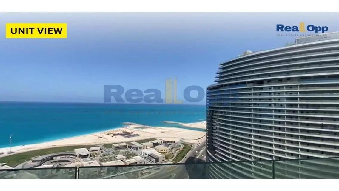 Luxury 210 sqm Apartment Overlooking Lakes