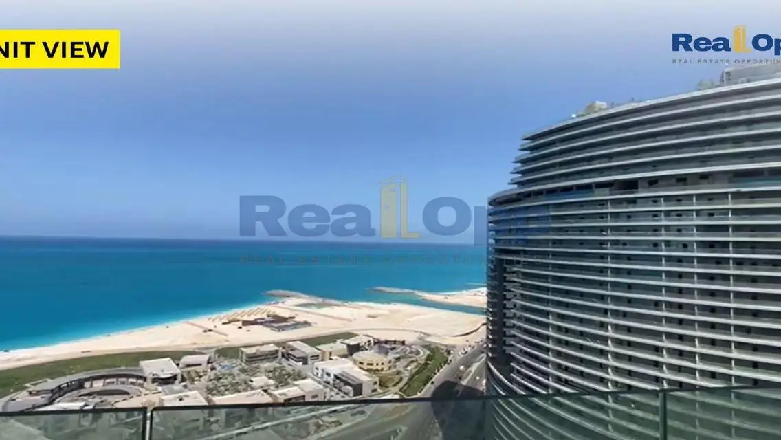 Luxury 210 sqm Apartment Overlooking Lakes