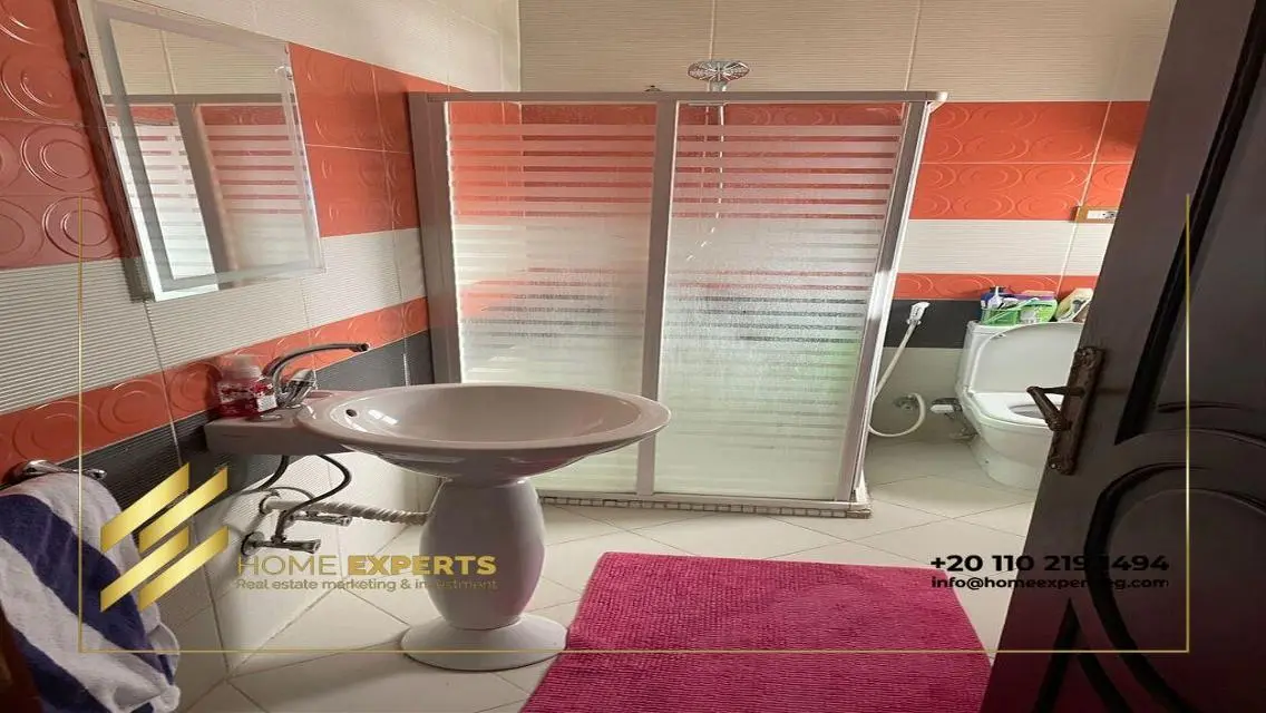 Luxury Villa for Sale with Ample Space and Complete Amenities