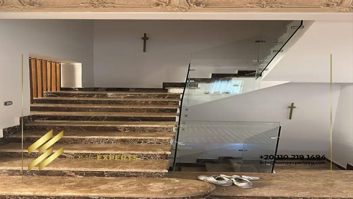 Luxury Villa for Sale with Ample Space and Complete Amenities