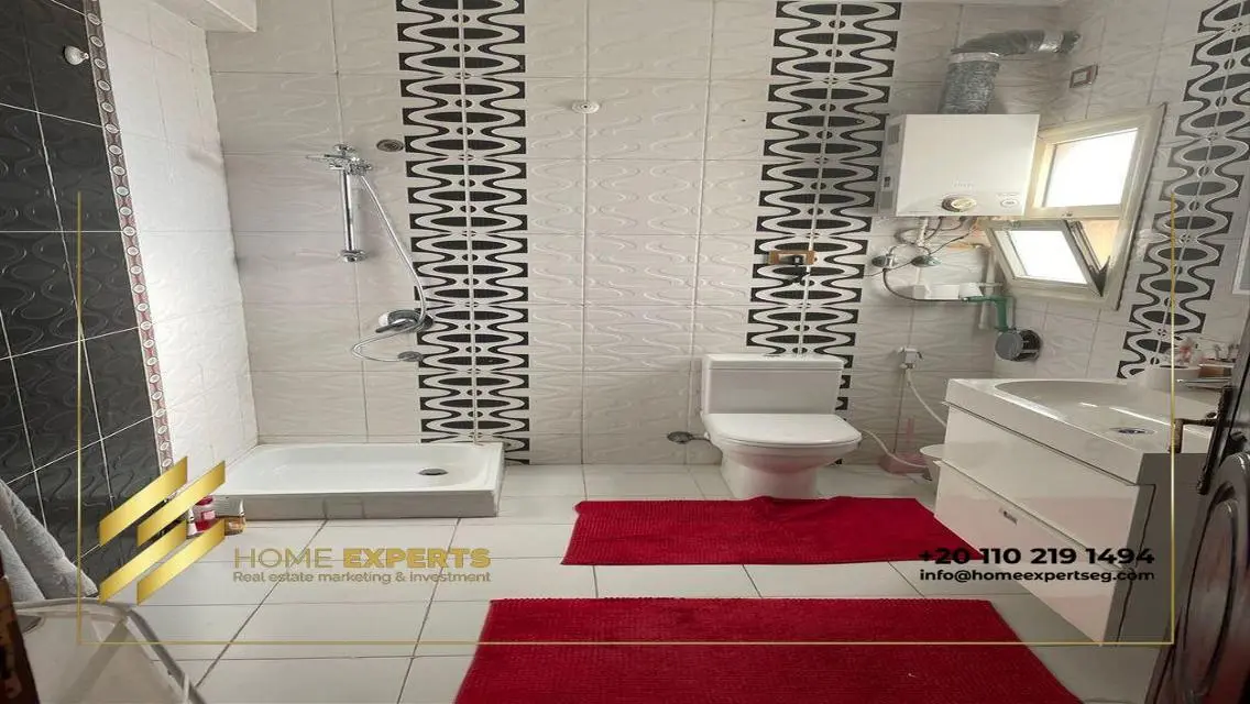 Luxury Villa for Sale with Ample Space and Complete Amenities