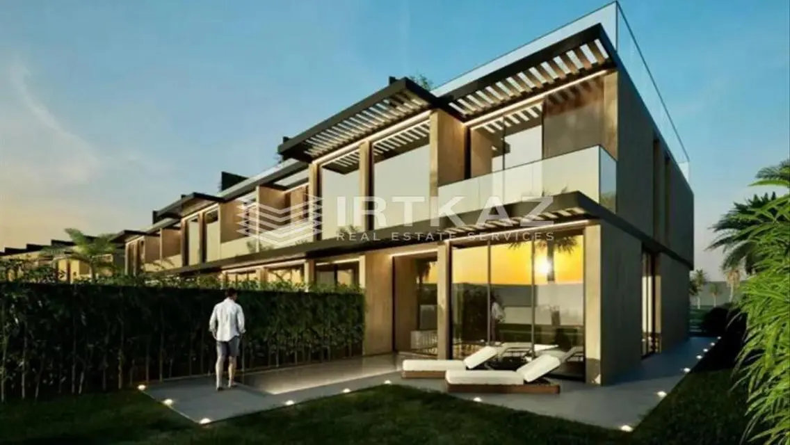 Luxury Apartment with Lake View