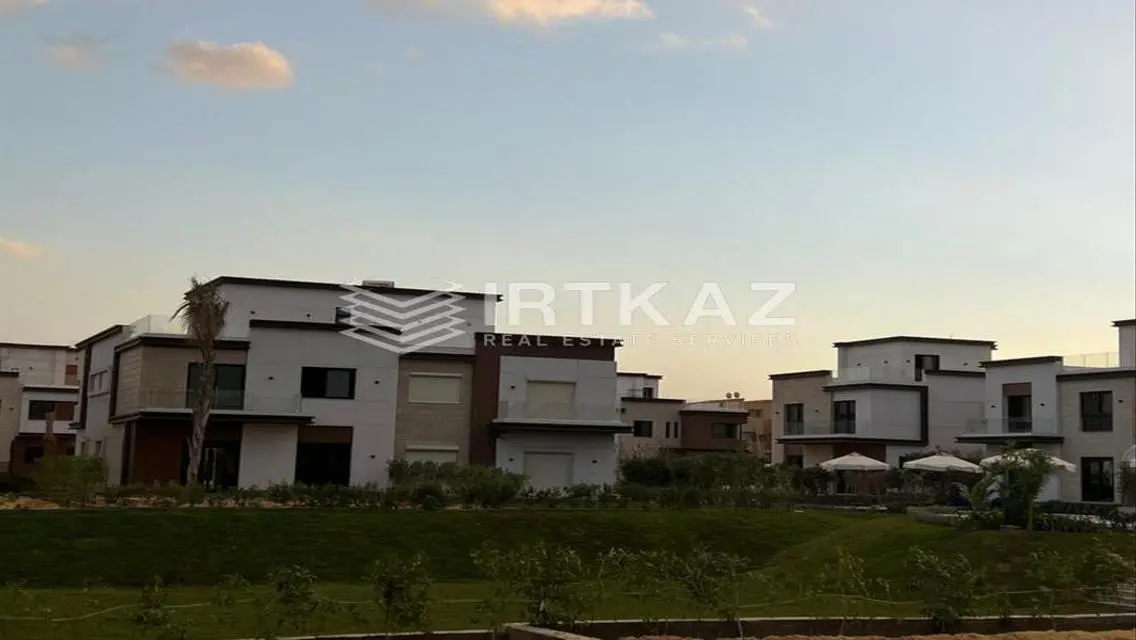 شقة فاخرة للبيع بمساحة واسعة وبسعر مغري