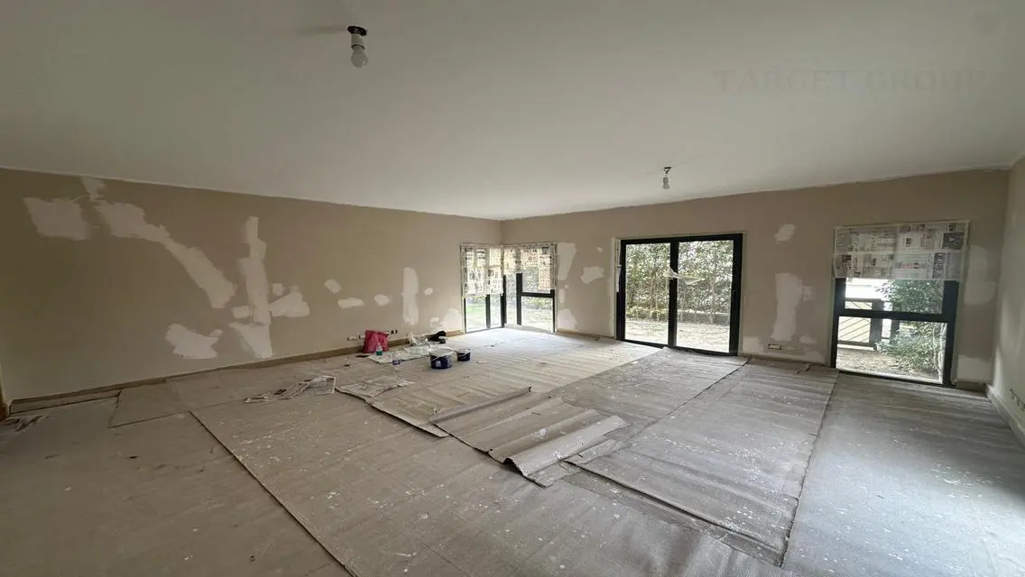 Luxury Villa with Private Garden and Spacious Layout