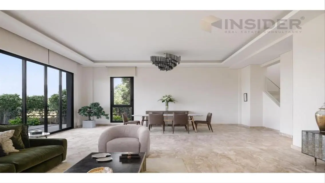 Luxurious Home with Garden and Shared Swimming Pool
