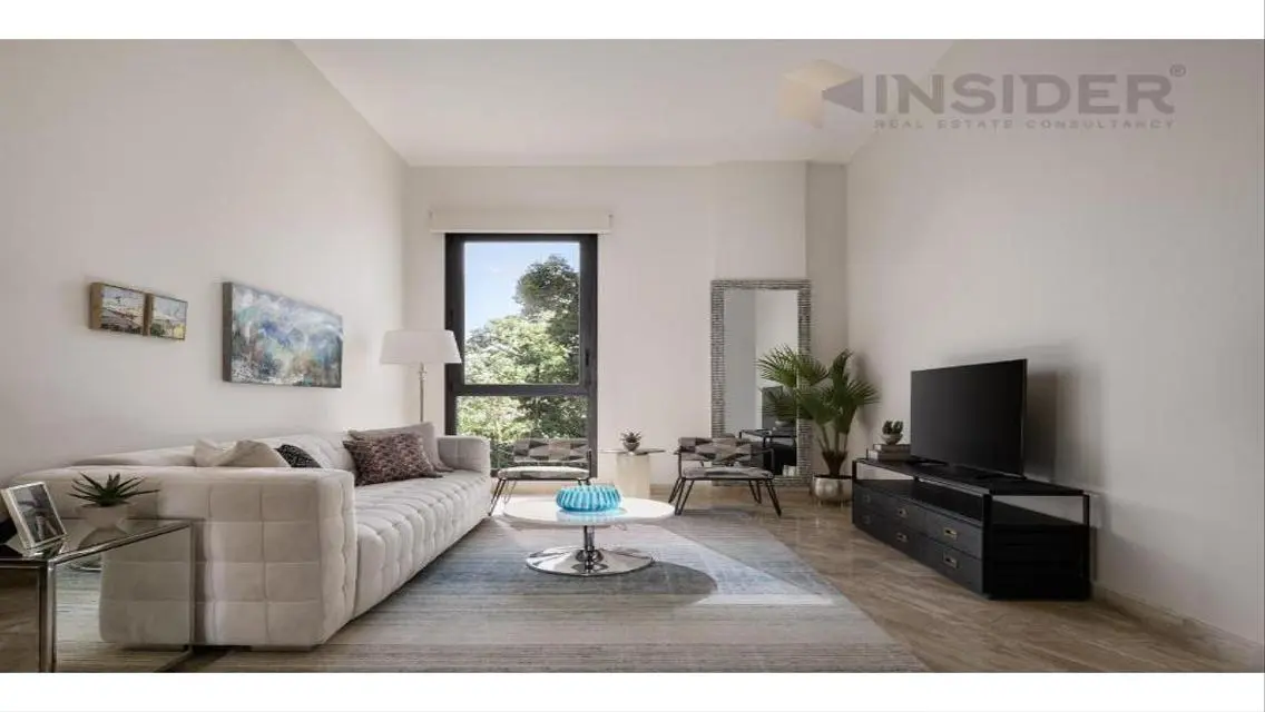 Luxurious Home with Garden and Shared Swimming Pool