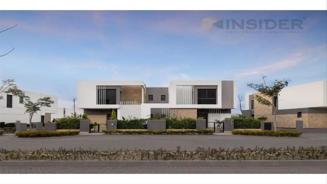 Luxurious Home with Garden and Shared Swimming Pool