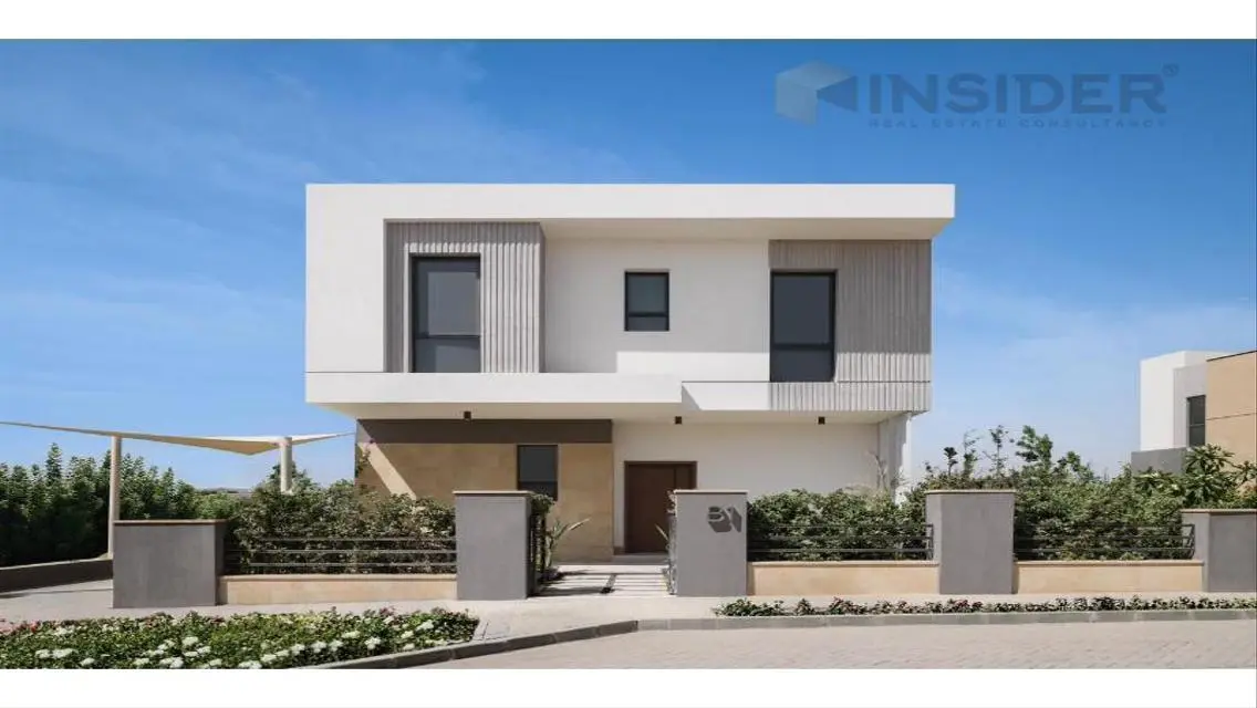 Luxurious Home with Garden and Shared Swimming Pool