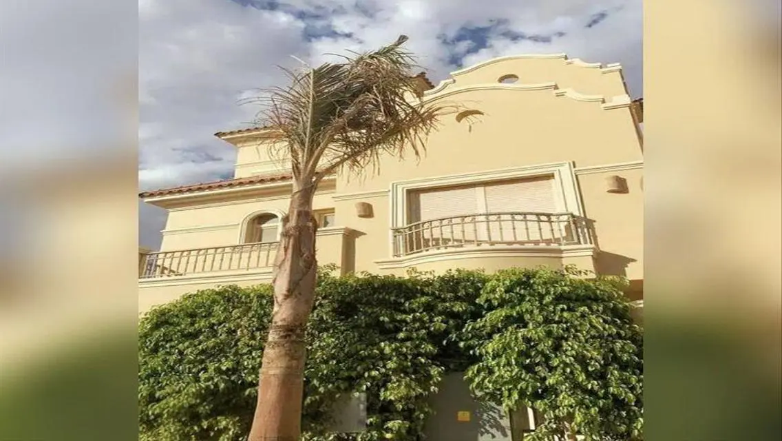 فيلا فاخرة للبيع في R4