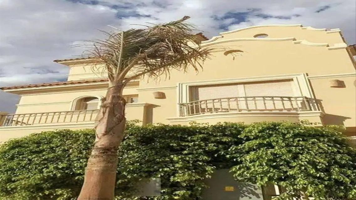 فيلا فاخرة للبيع في R4