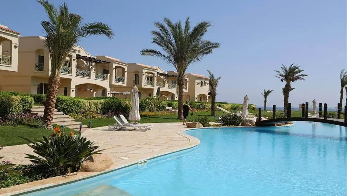 Luxury Villa with Private Garden and Lakeside View