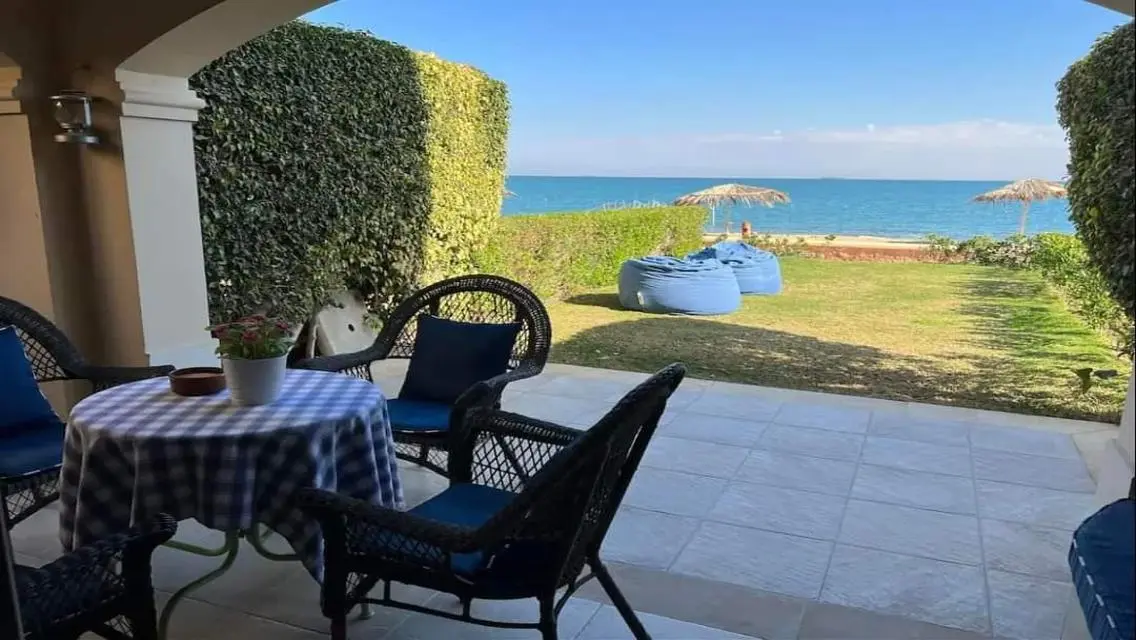 Luxury Villa with Private Garden and Lakeside View