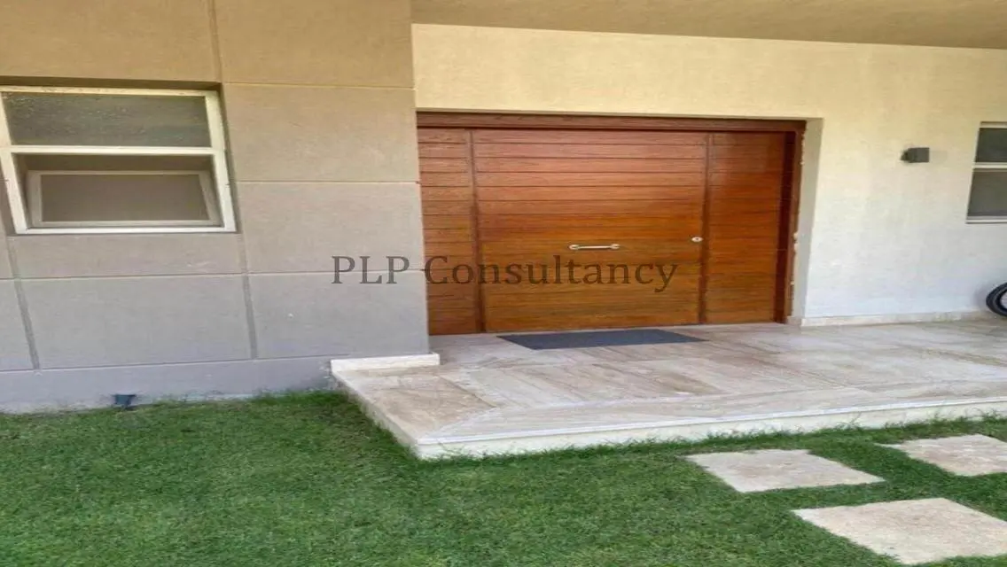 Luxurious Home with Private Garden and Pool in Prime Location