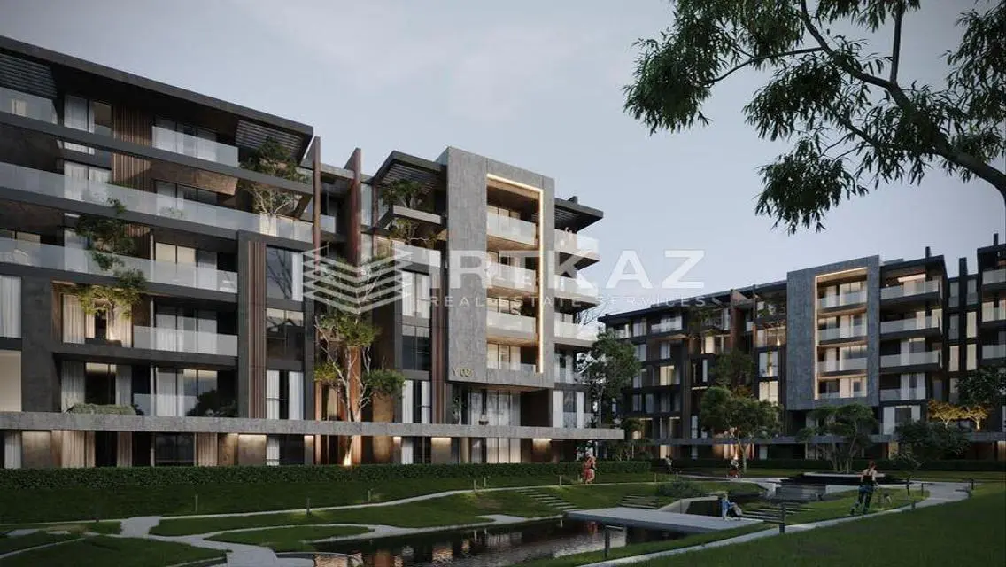 Luxury Apartment with Stunning Lake View