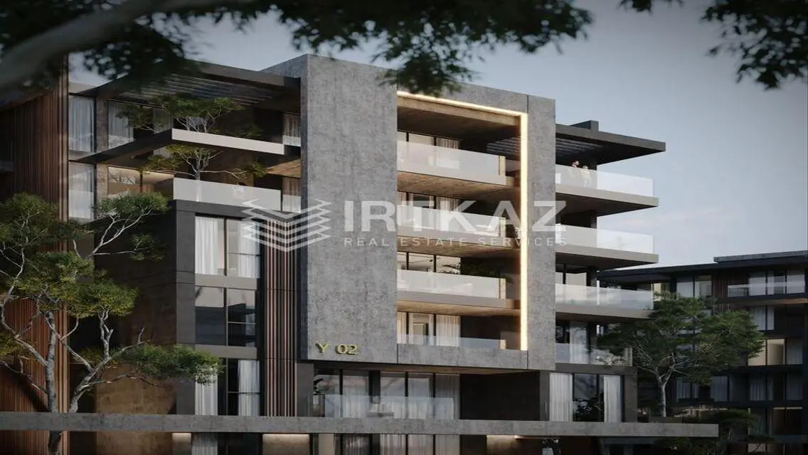 Luxury Apartment with Stunning Lake View