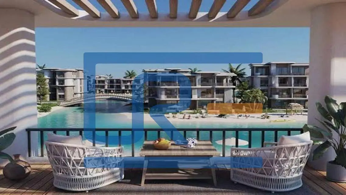 Stunning Apartment with Lake View
