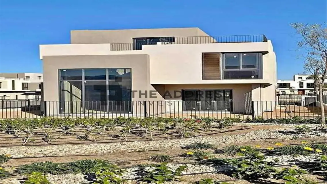 Luxury Villa for Sale with Spacious Design and Amazing Views