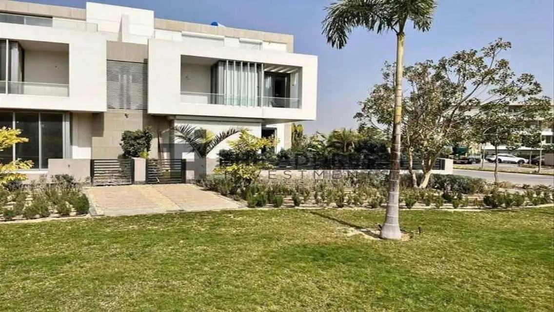 Luxury Villa for Sale with Spacious Design and Amazing Views
