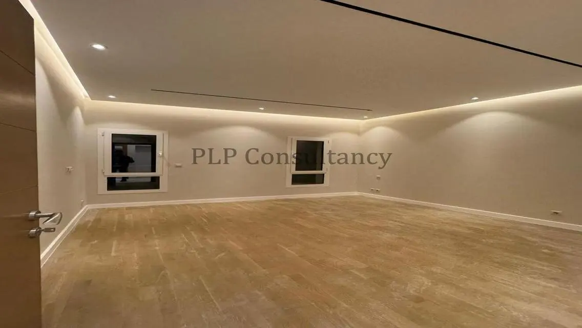 Luxurious Villa for Sale with Private Garden and Pool in Prime Location
