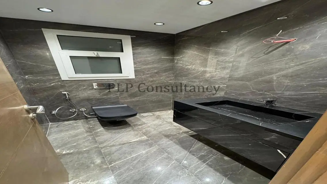 Luxurious Villa for Sale with Private Garden and Pool in Prime Location