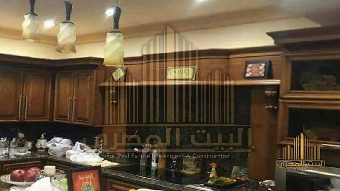 شقة فاخرة مع شرفة وحديقة خاصة