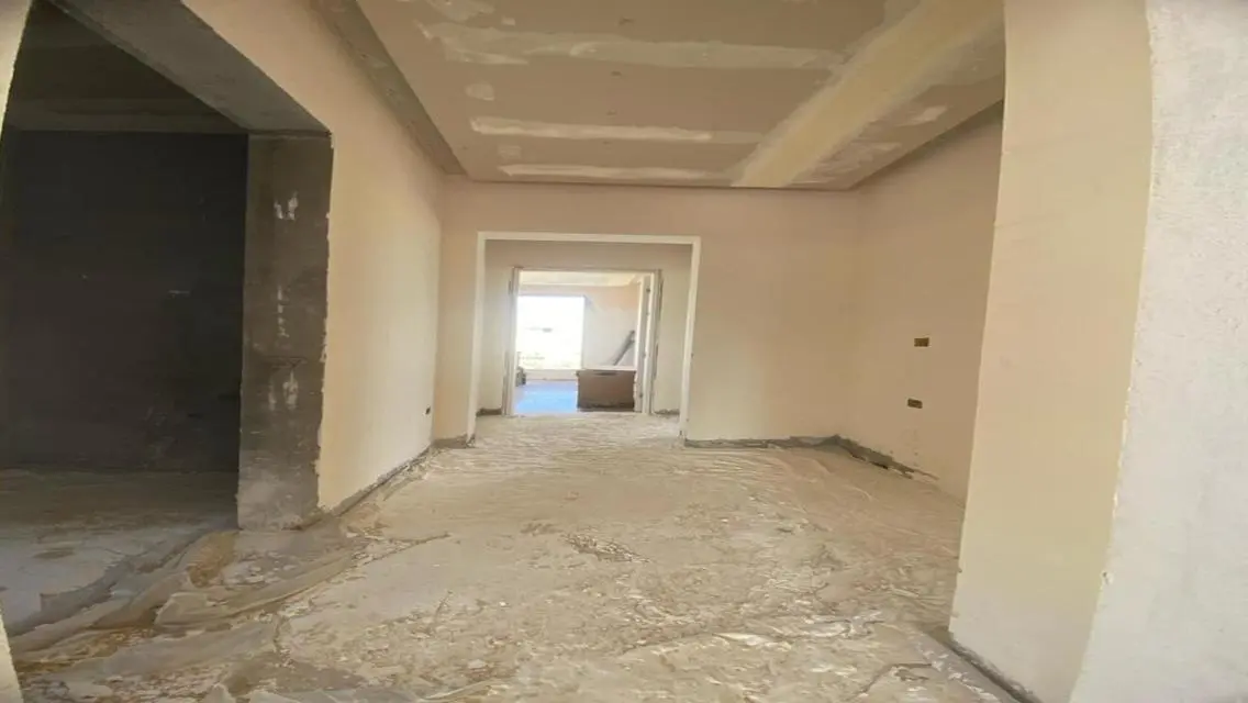 شقة فاخرة للإيجار في موقع متميز