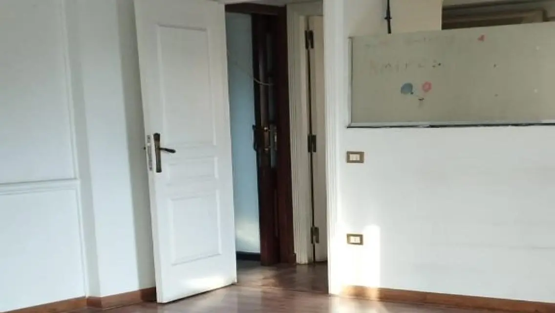 Office for Sale: 350 Square Meters in a Prime Location
