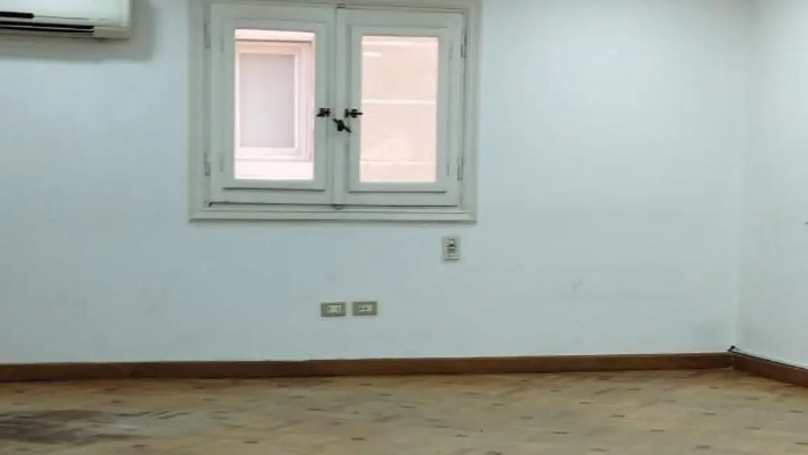 Office for Sale: 350 Square Meters in a Prime Location