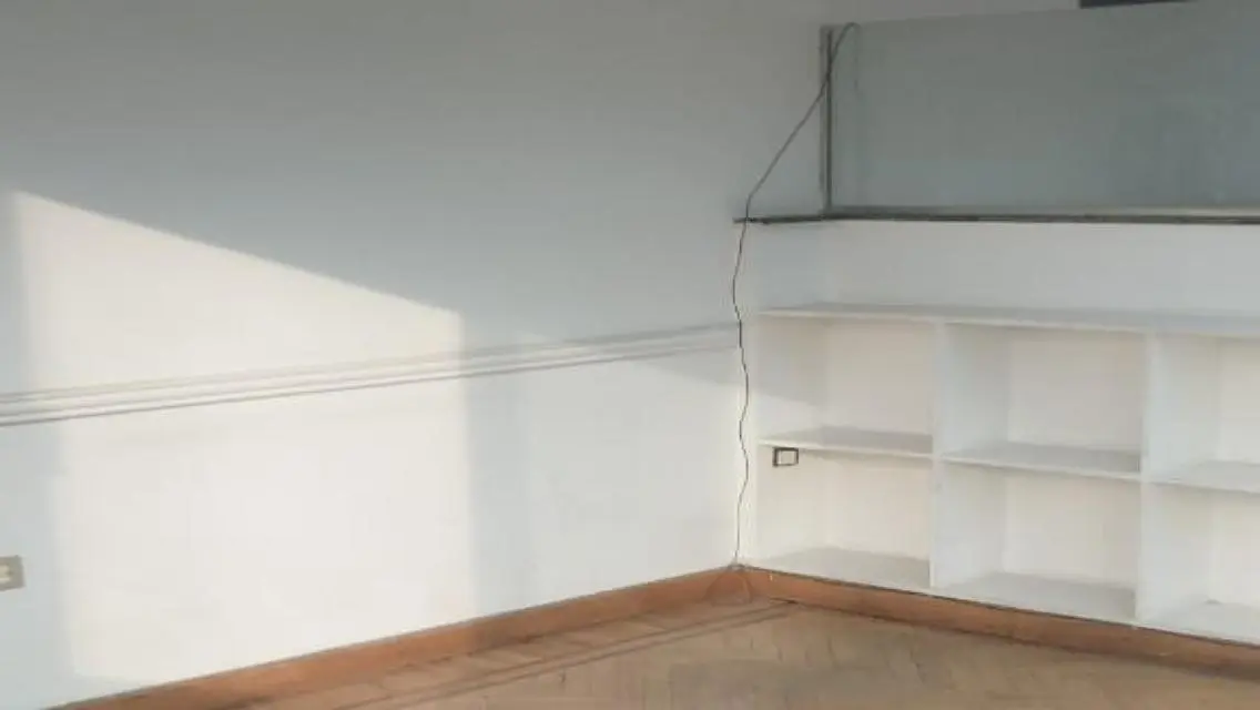 Office for Sale: 350 Square Meters in a Prime Location