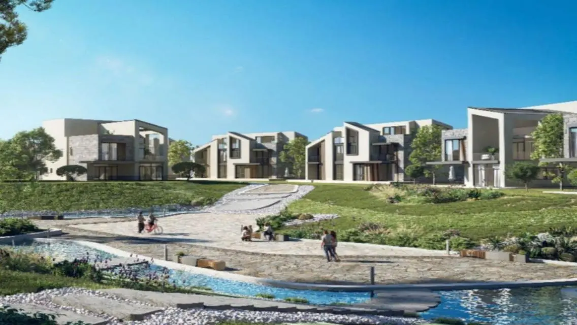 Luxurious Apartment Overlooking Lakes with Private Garden and Shared Pool