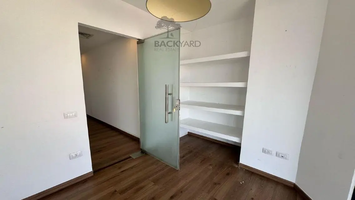 Stunning Apartment with Meeting Rooms and Premium Amenities