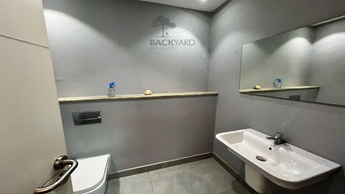 Stunning Apartment with Meeting Rooms and Premium Amenities