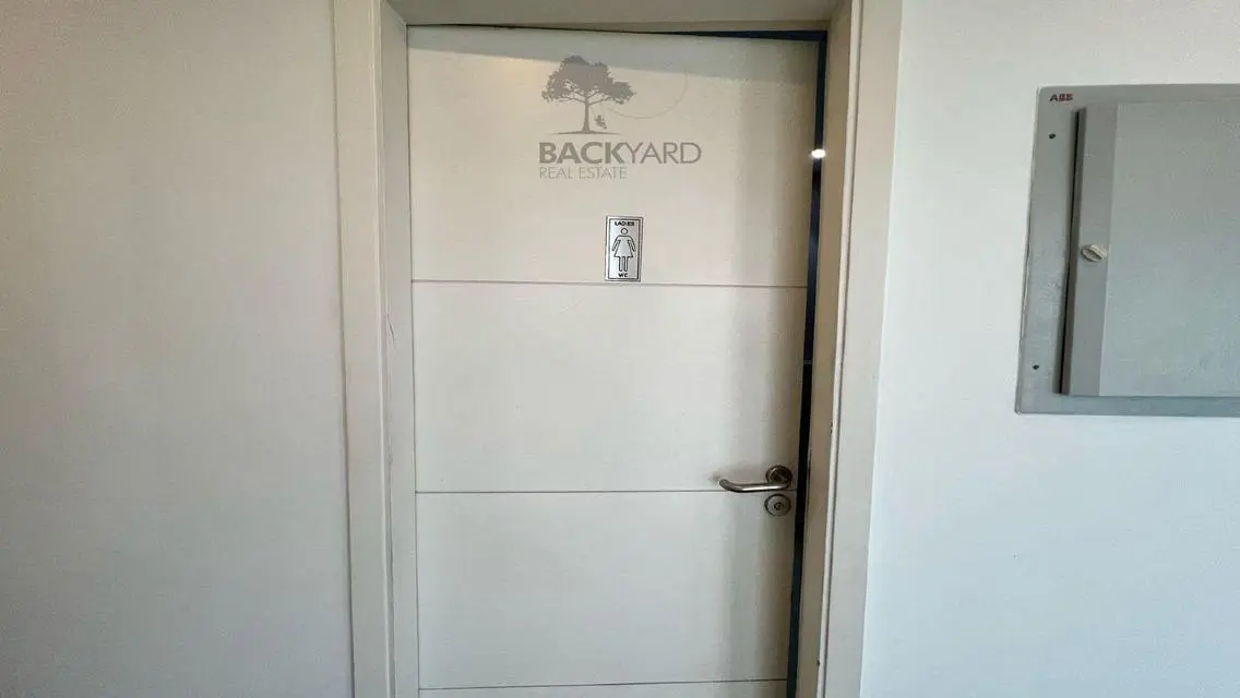 Stunning Apartment with Meeting Rooms and Premium Amenities