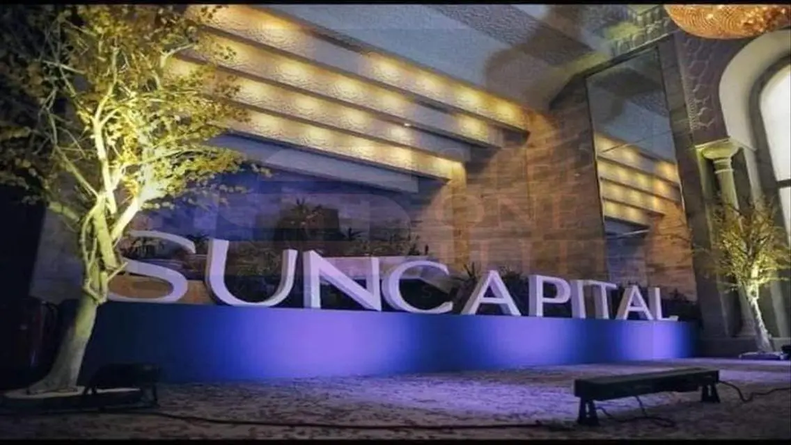 Luxury Apartment with Spacious Layout and Lake View