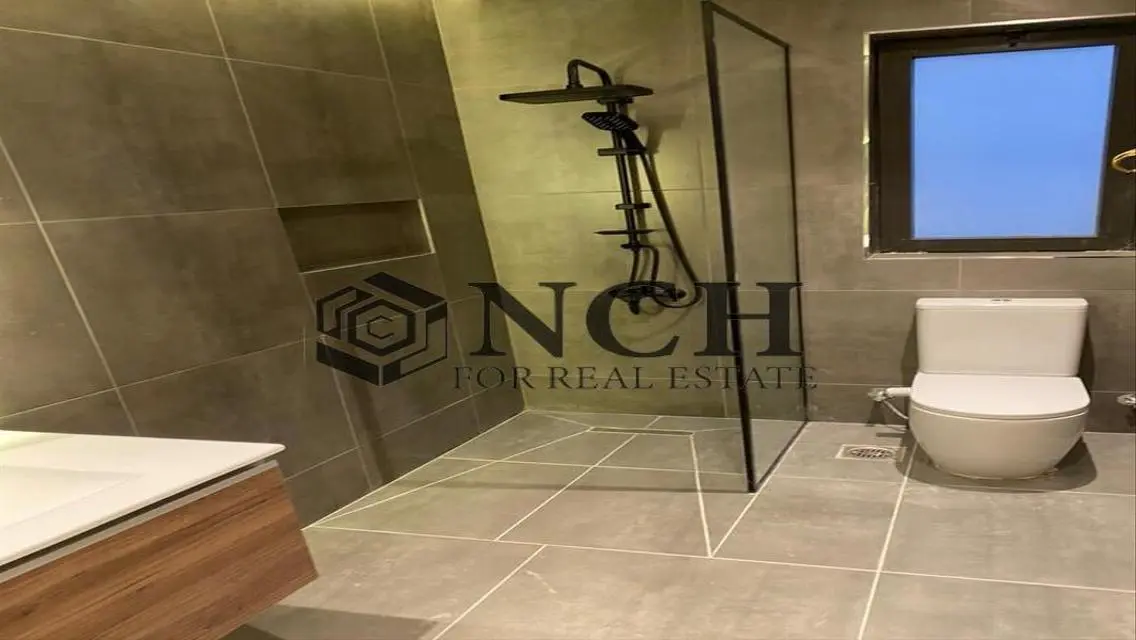 Luxury Lake View Apartment at LKr106